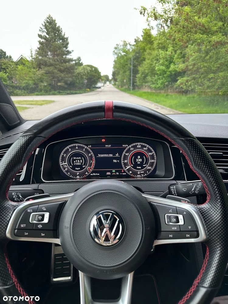 Volkswagen Golf - 15