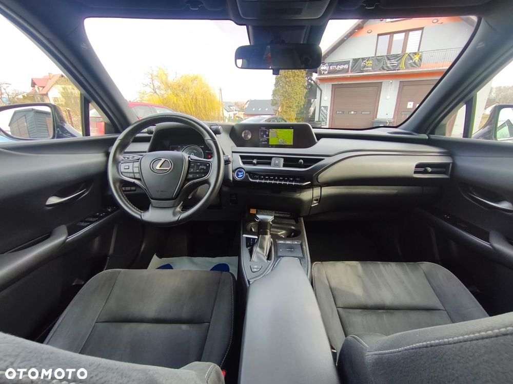 Lexus UX 250h GPF Business AWD - 20