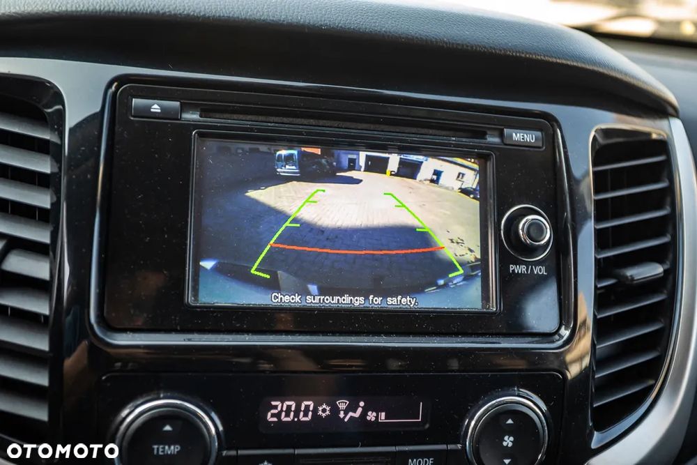 Mitsubishi L200 2.4 d DC Intense + - 28