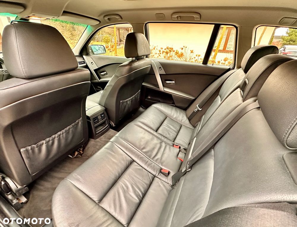 BMW Seria 5 523i - 13