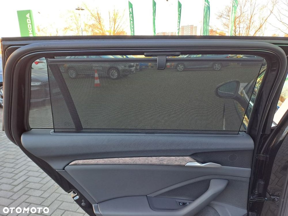 Skoda Superb 2.0 TDI SCR 4x4 L&K DSG - 9