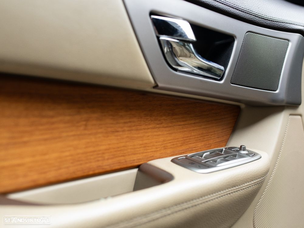 Jaguar XF 2.7 D V6 Luxury - 21
