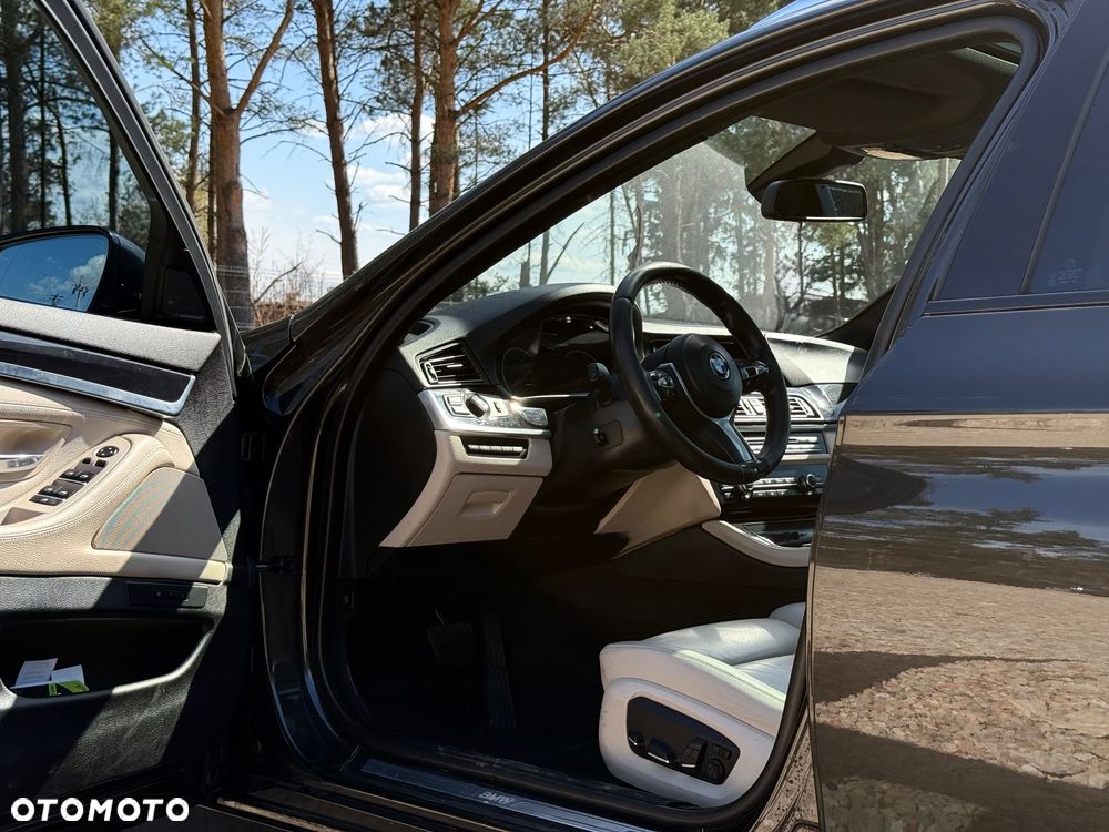 BMW Seria 5 530d xDrive Sport-Aut Luxury Line - 5