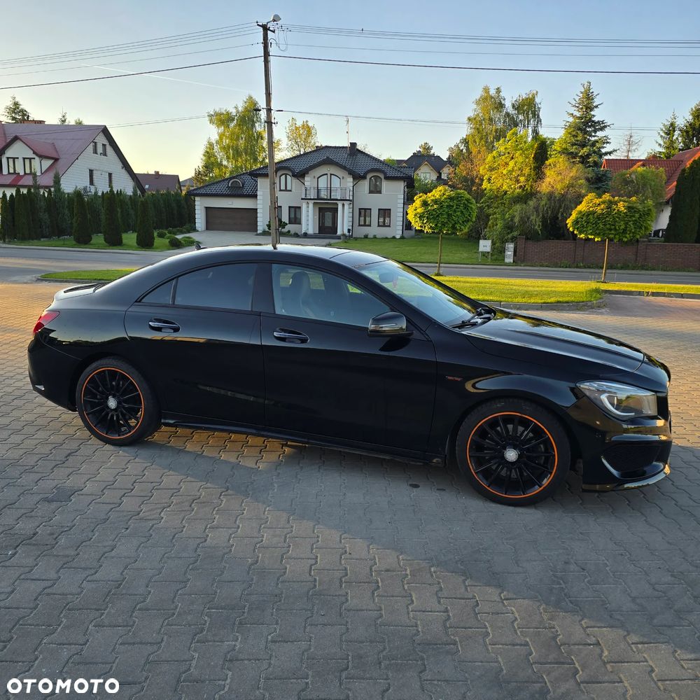Mercedes-Benz CLA 250 4Matic 7G-DCT Orange Art Edition - 3