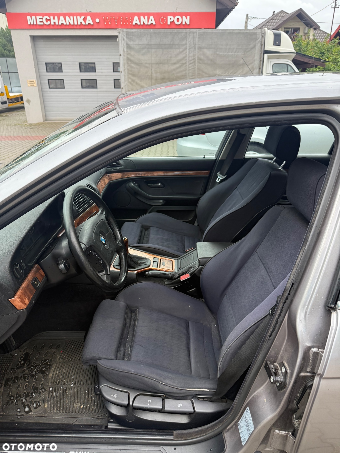 BMW Seria 5 523i - 7