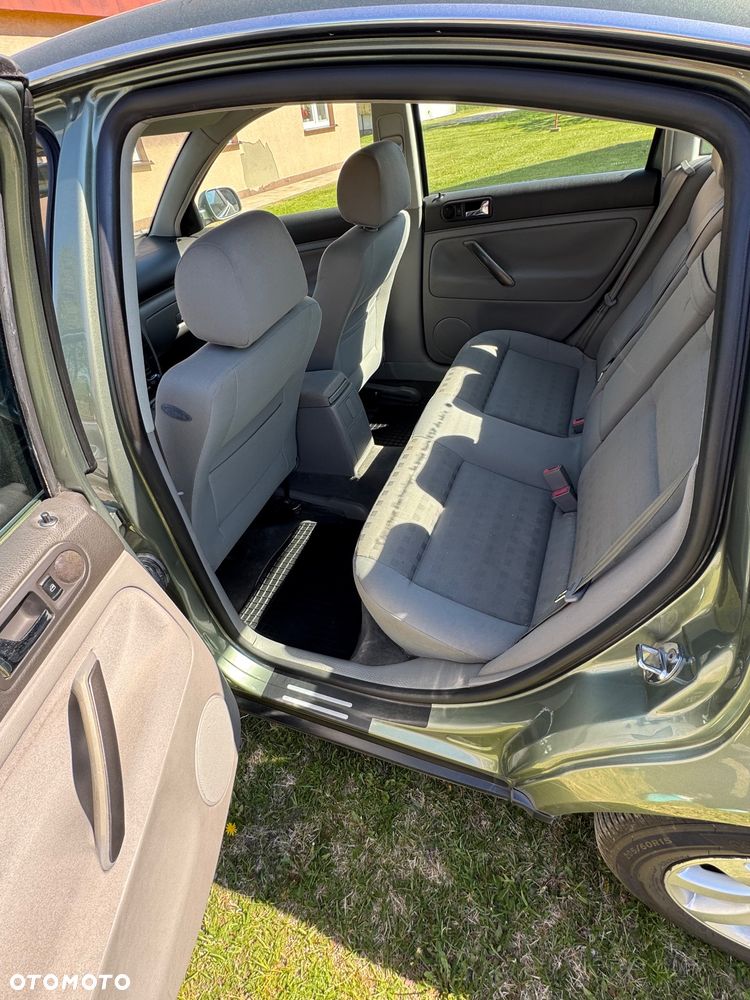 Volkswagen Passat 1.9 TDI Comfortline - 8