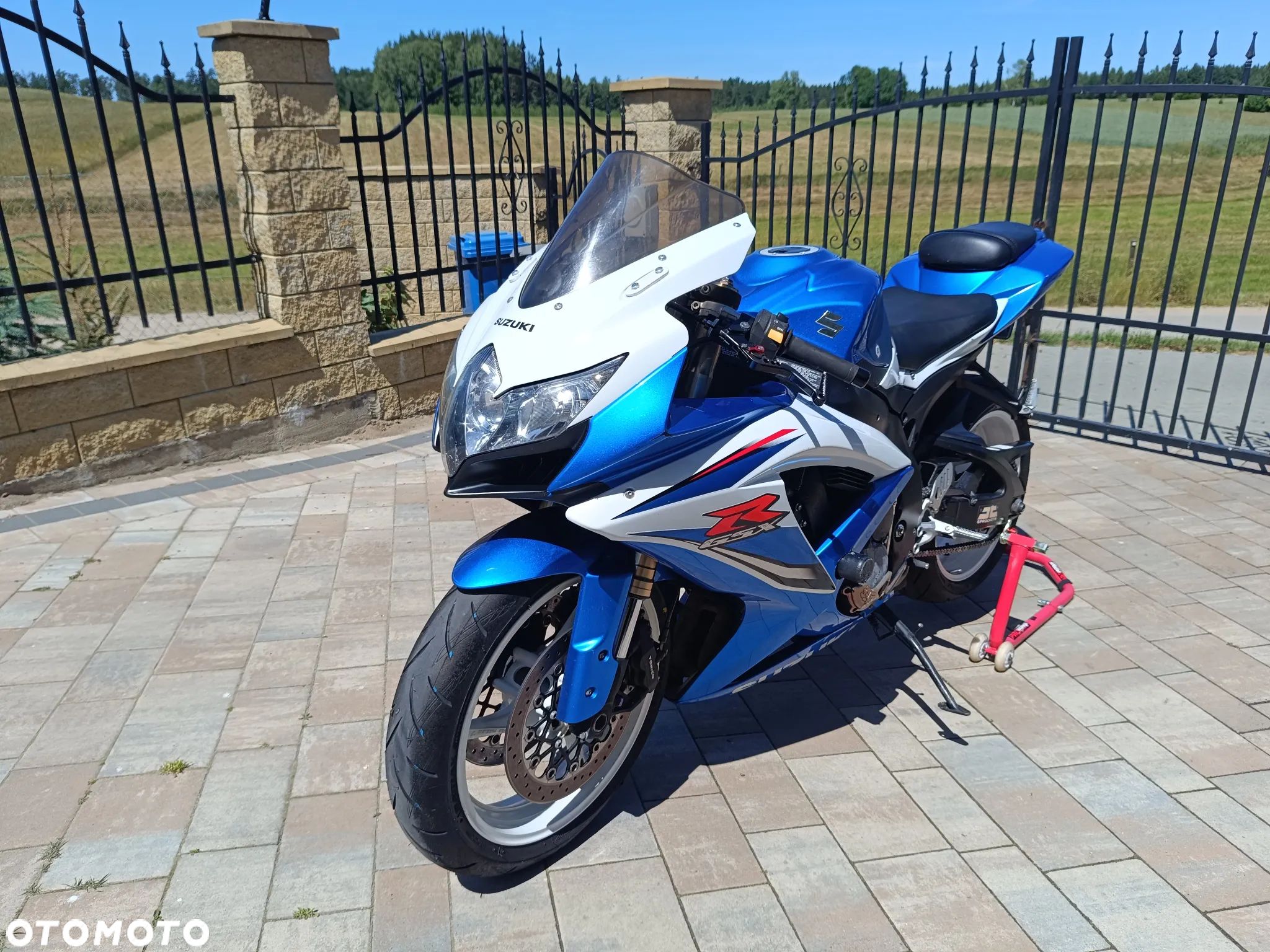 Suzuki GSX-R - 1