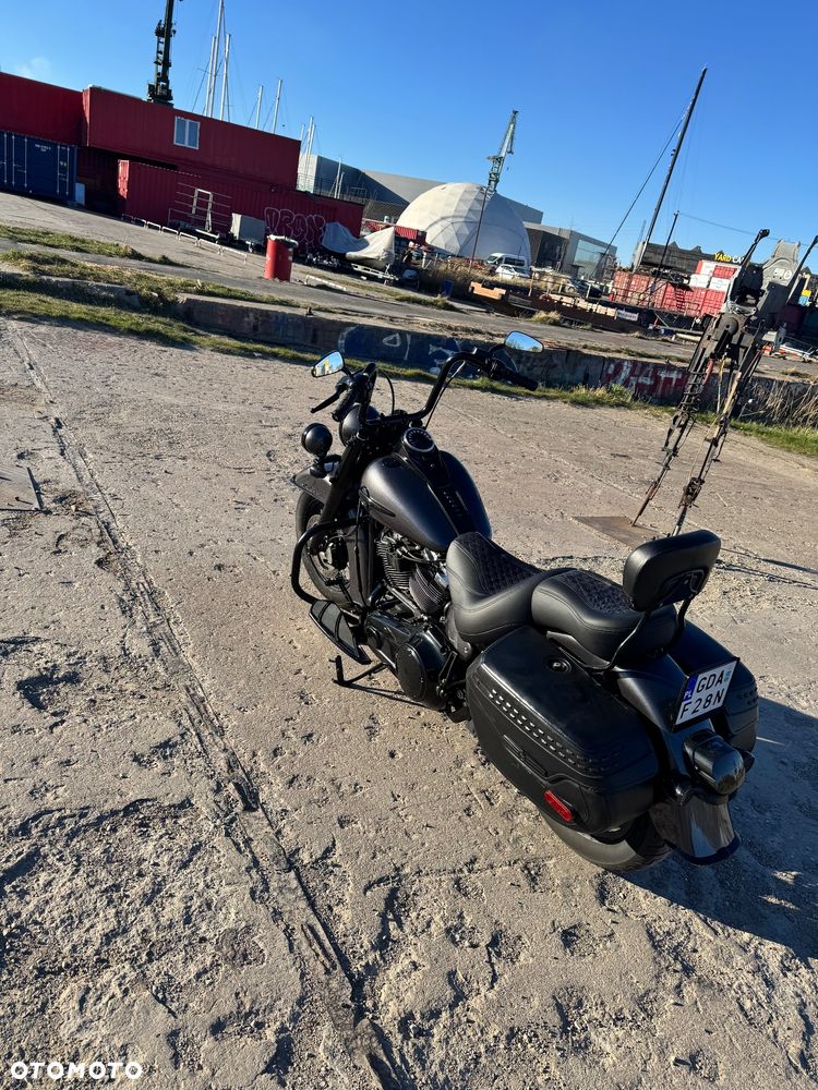Harley-Davidson Softail Heritage Classic - 32