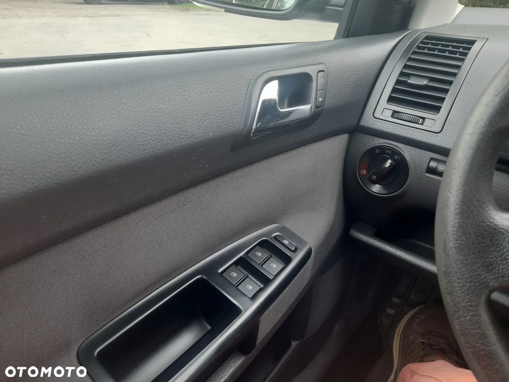Volkswagen Polo 1.2 Entry - 12