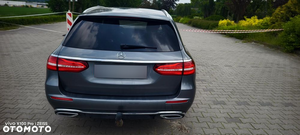 Mercedes-Benz Klasa E 220 d 4-Matic 9G-TRONIC - 5