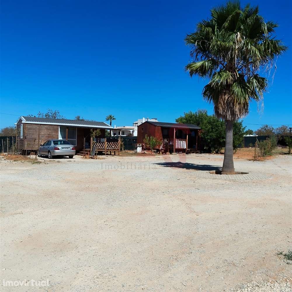 Terreno Rústico com 7 Bungalows na Guia em Albufeira - Grande imagem: 2/11