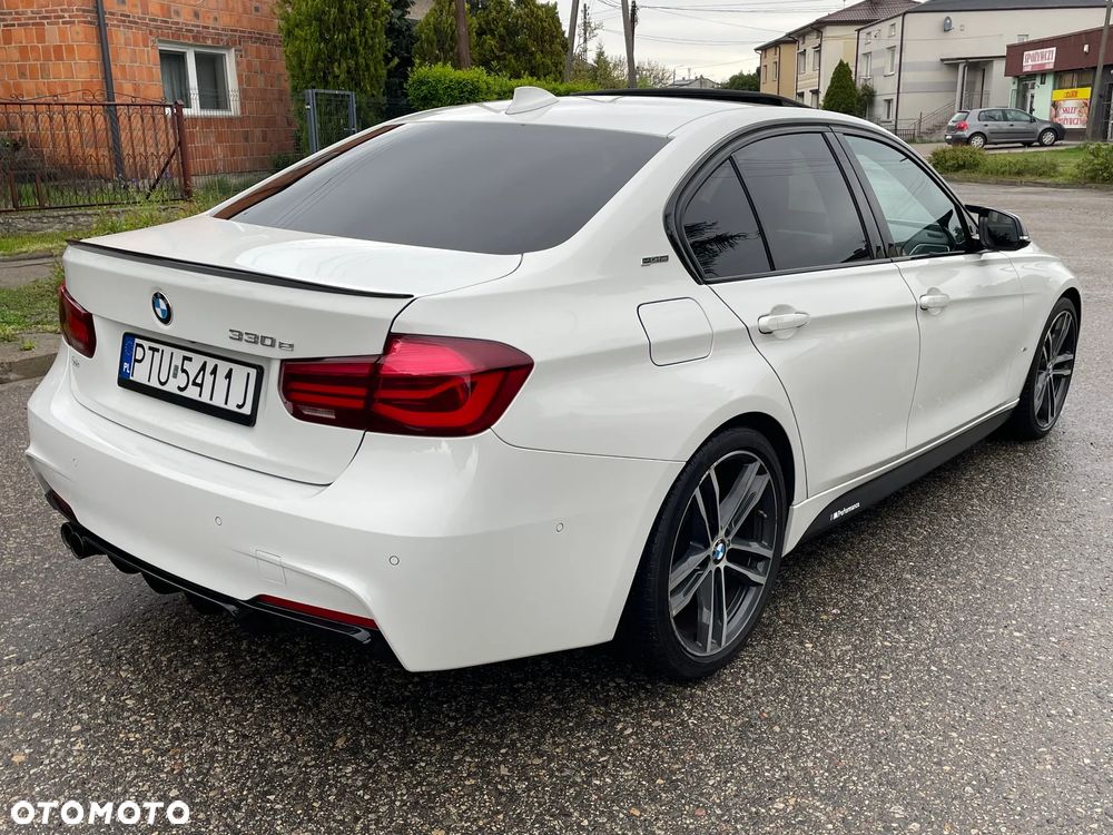 BMW Seria 3 330e iPerformance M Sport - 15