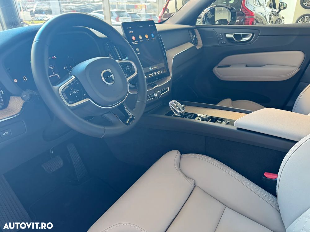 Volvo XC 60 B5 AT AWD MHEV Plus Dark - 13