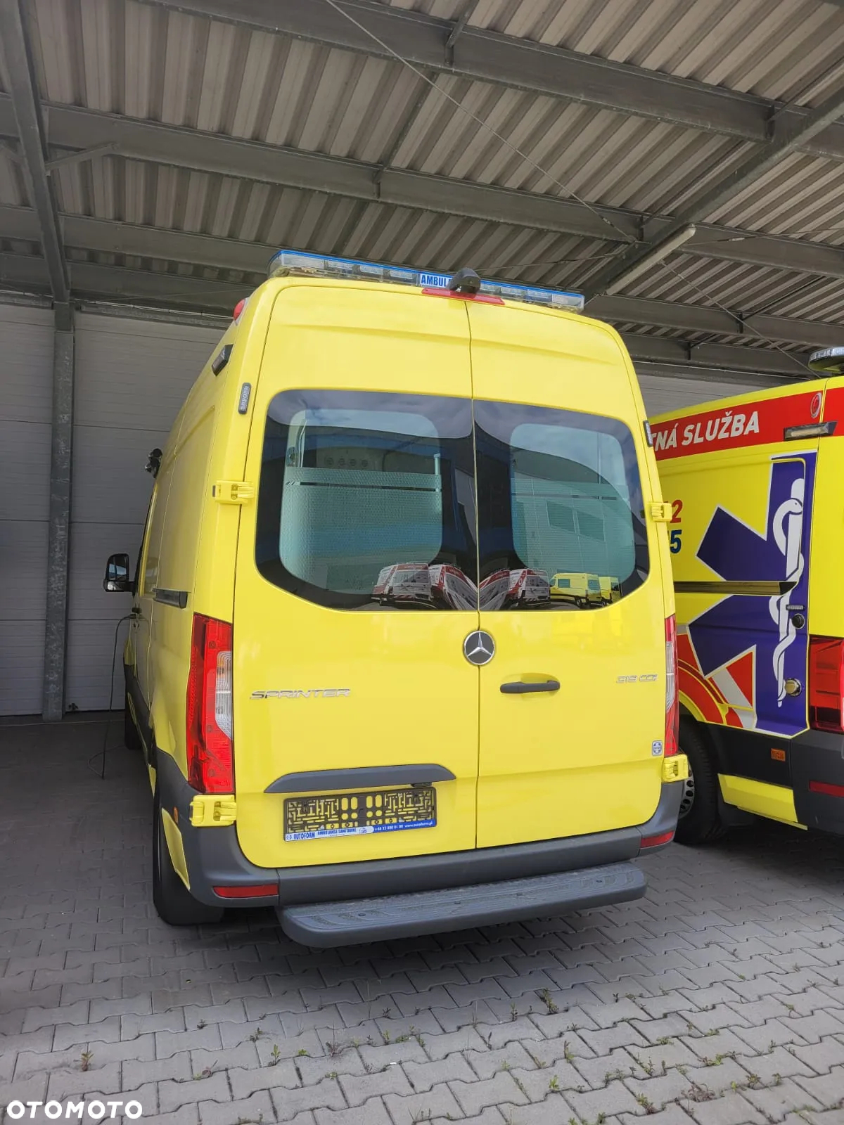 Mercedes-Benz Sprinter - 12