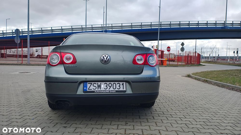 Volkswagen Passat 1.8 TSI Individual - 5