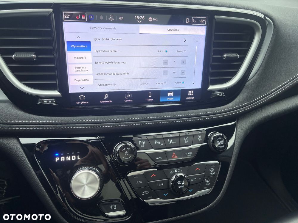 Chrysler Pacifica - 26