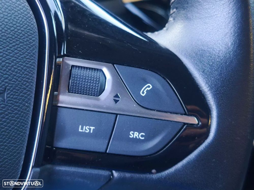 Peugeot e-2008 50 kWh Allure Pack - 25