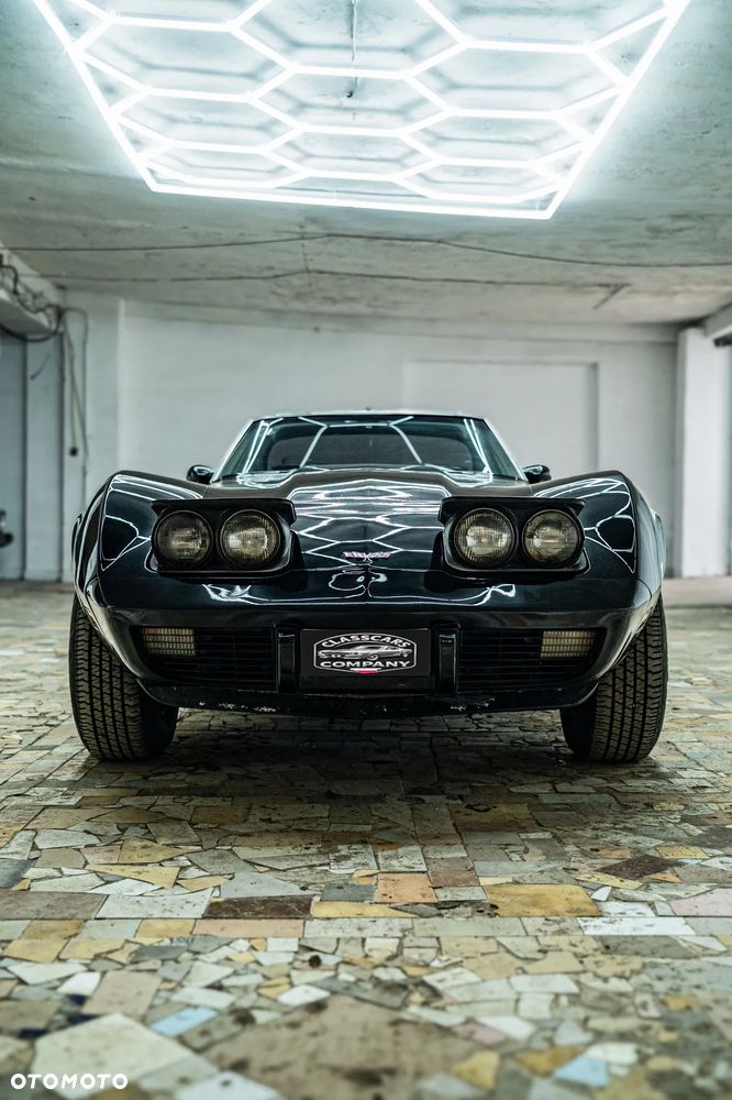 Chevrolet Corvette - 1