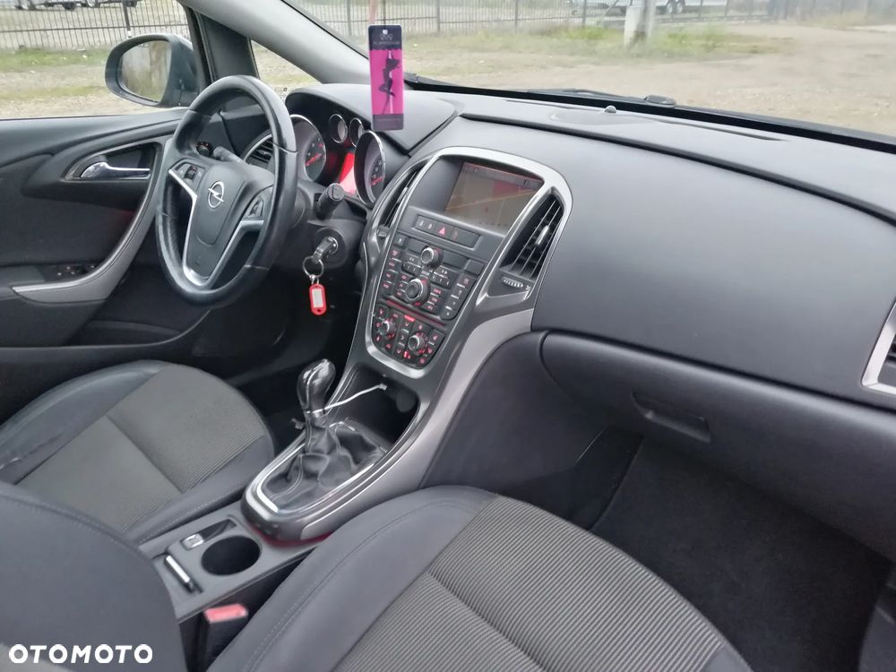 Opel Astra 1.4 T Cosmo - 14