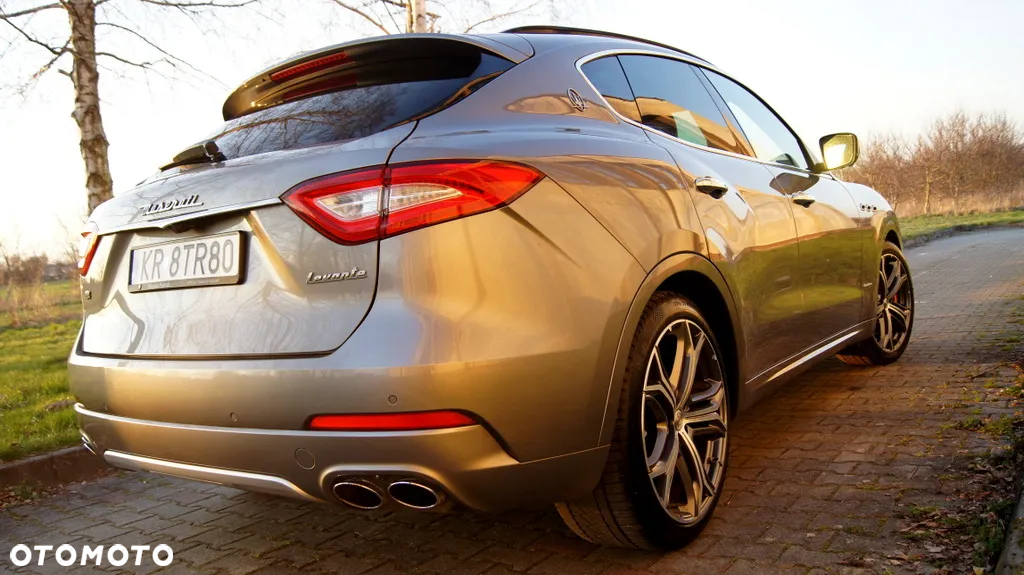 Maserati Levante Granlusso - 11