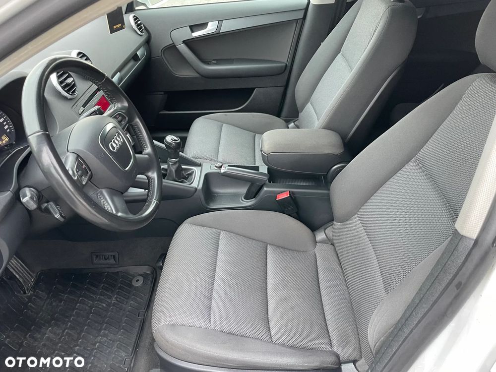 Audi A3 Sportback 1.6 TDI DPF Ambition - 17