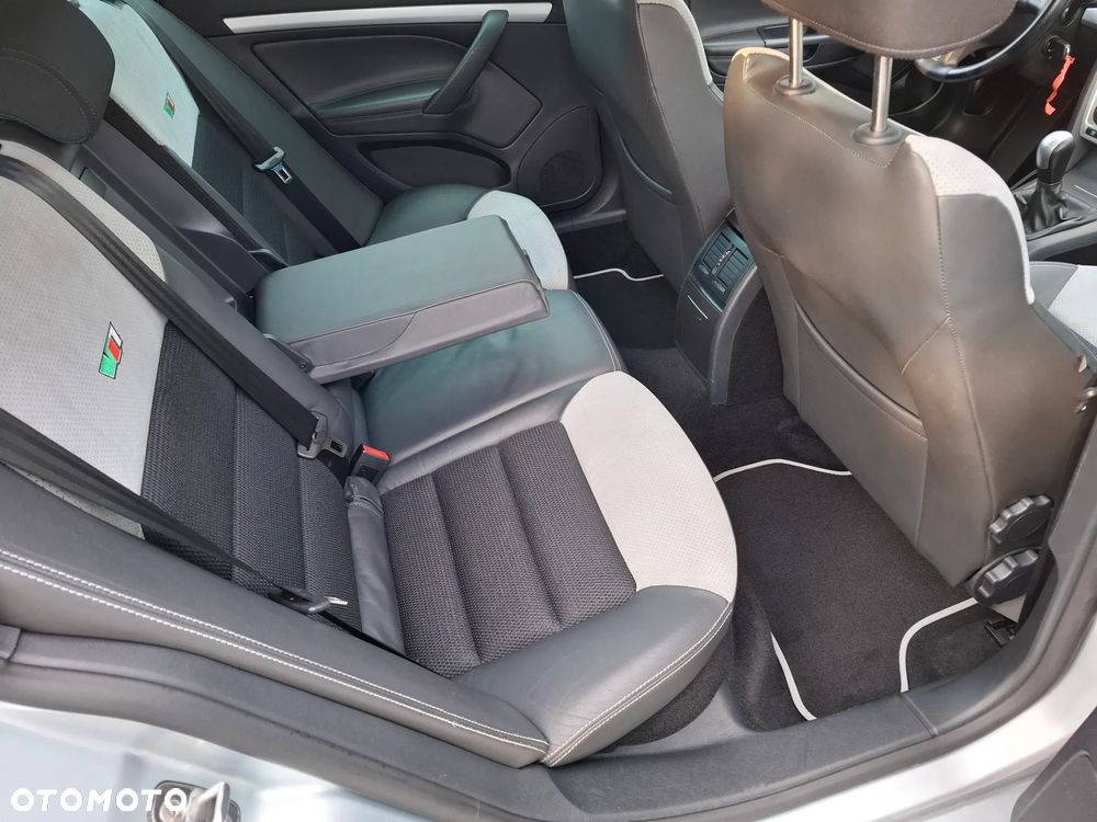Skoda Octavia 2.0 TDI CR DPF RS - 29