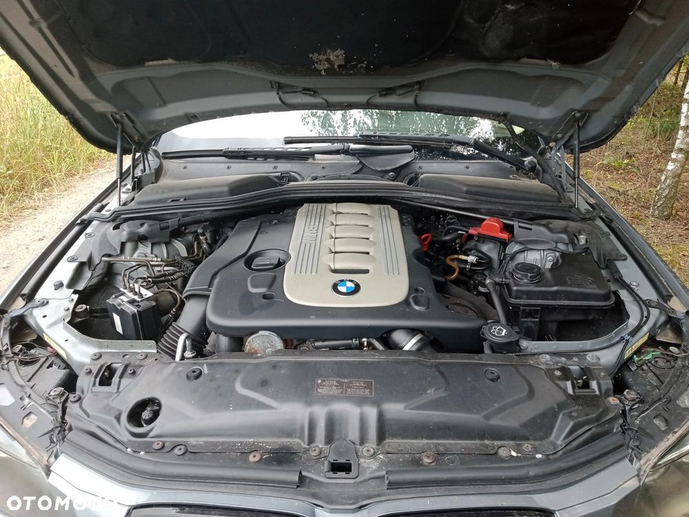 BMW Seria 5 525d Touring Edition Lifestyle - 14