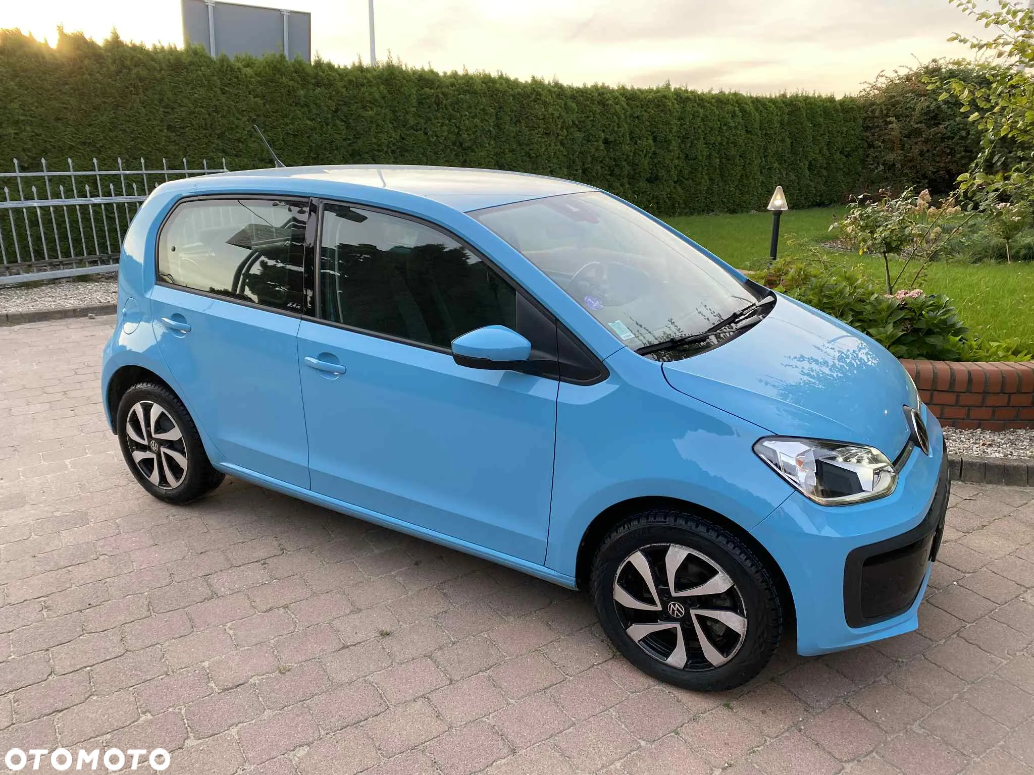 Volkswagen up! Active - 3