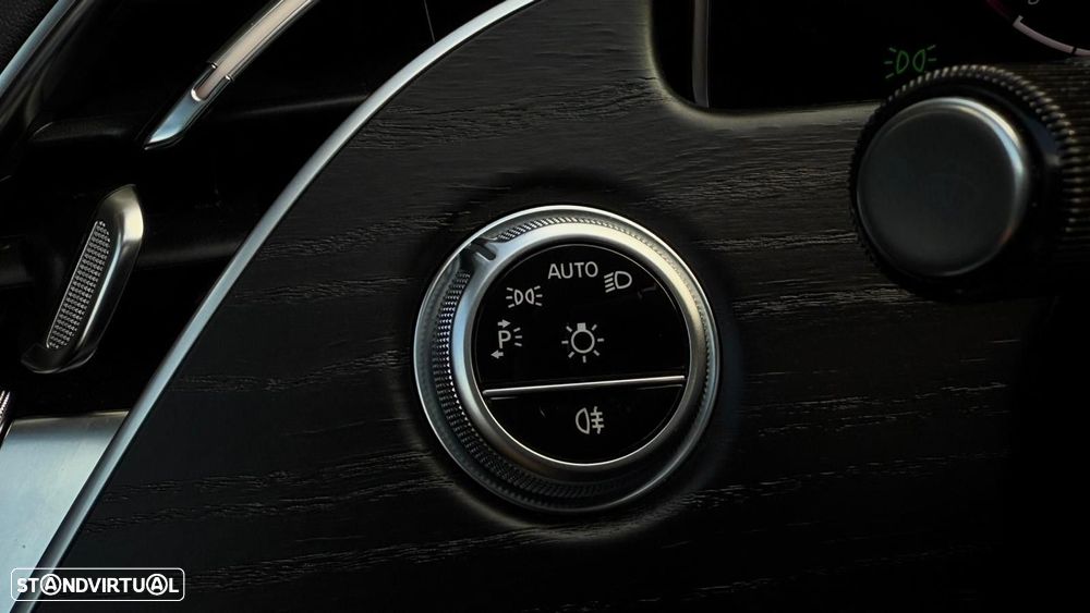 Mercedes-Benz E 300 e Avantgarde - 38