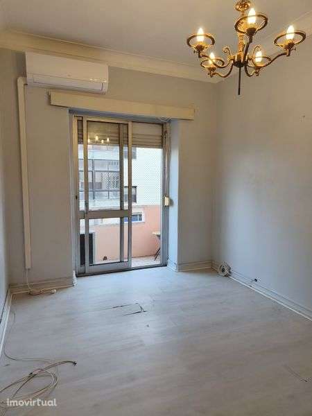 T2 Parque Central, junto à Escola Teatro - Grande imagem: 4/10