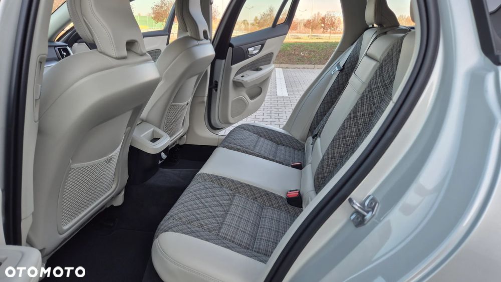 Volvo V60 B4 D Geartronic Momentum Pro - 15