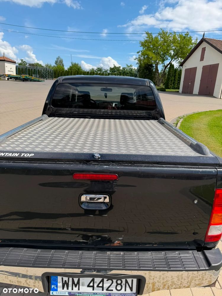 Toyota Hilux - 12
