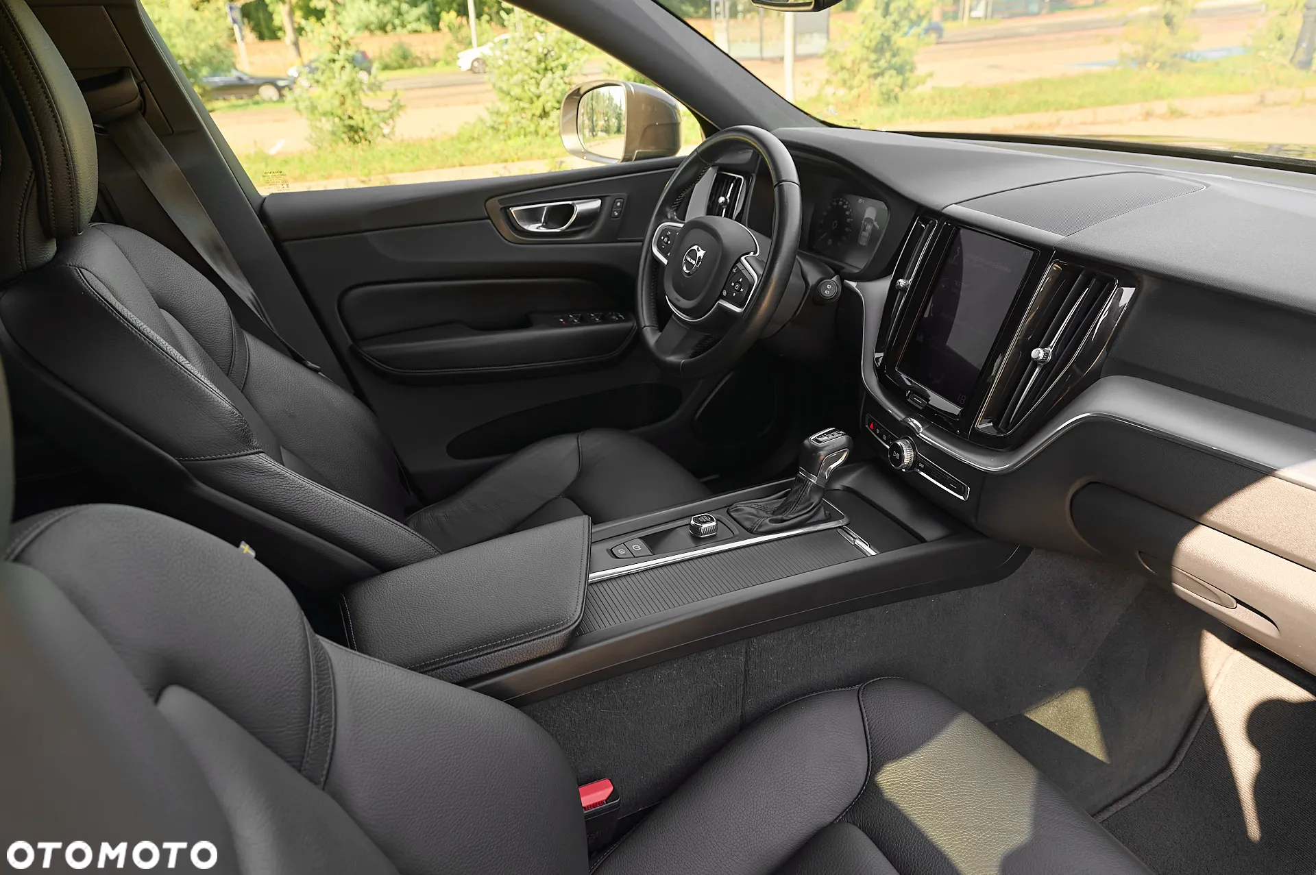 Volvo XC 60 D4 Momentum Pro - 30