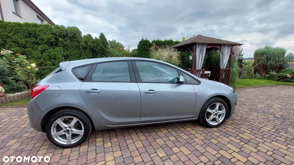 Opel Astra IV 1.4 T Energy EU6 - 4