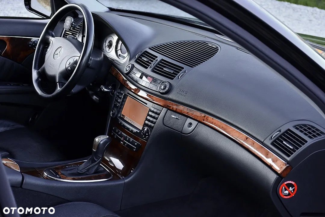 Mercedes-Benz Klasa E 320 4-Matic T Avantgarde - 17