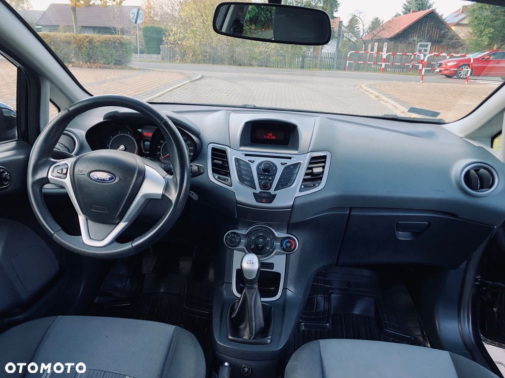 Ford Fiesta 1.4 Ghia - 10