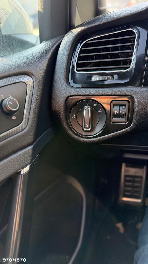 Volkswagen Golf - 26