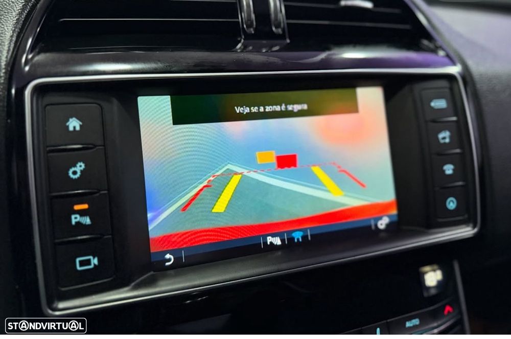 Jaguar XE 2.0 D R-Sport - 7