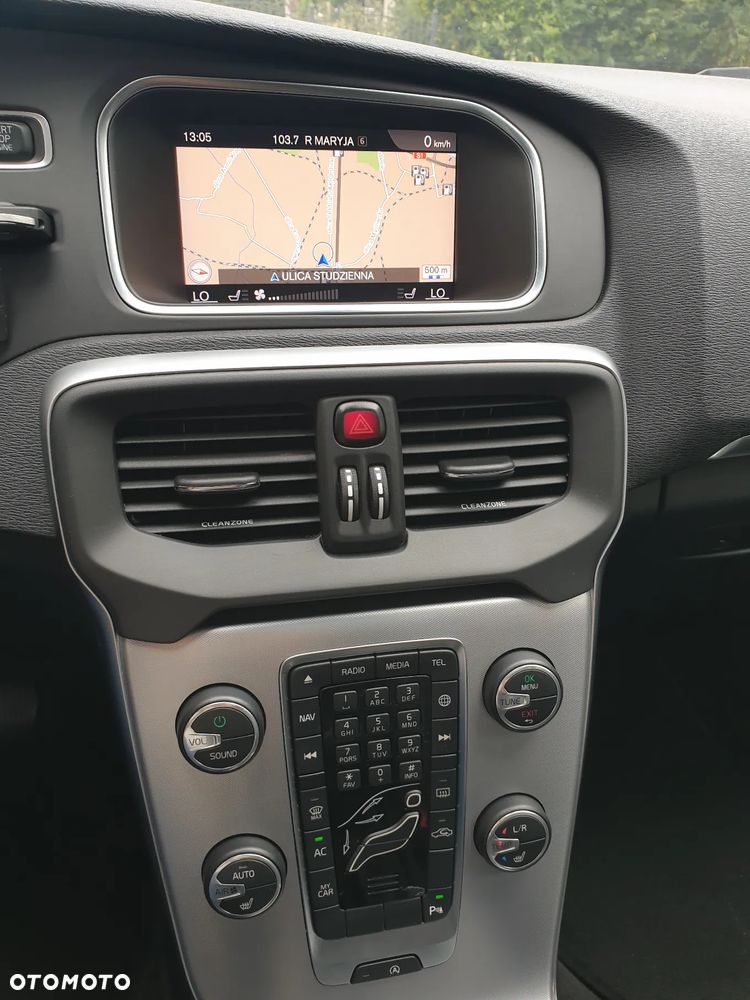 Volvo V40 D3 Inscription - 24