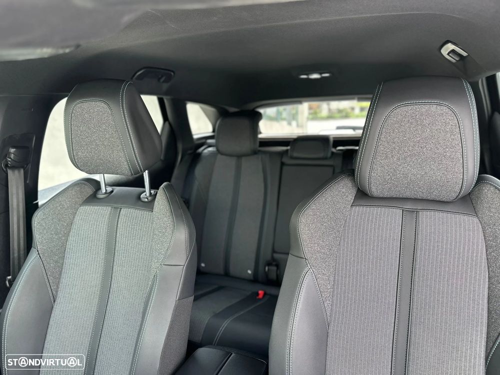 Peugeot 3008 1.6 Hybrid Allure e-EAT8 - 33