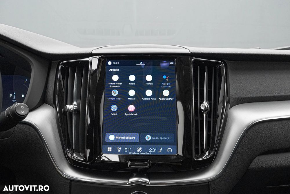 Volvo XC 60 B4 MHEV Momentum Pro - 24