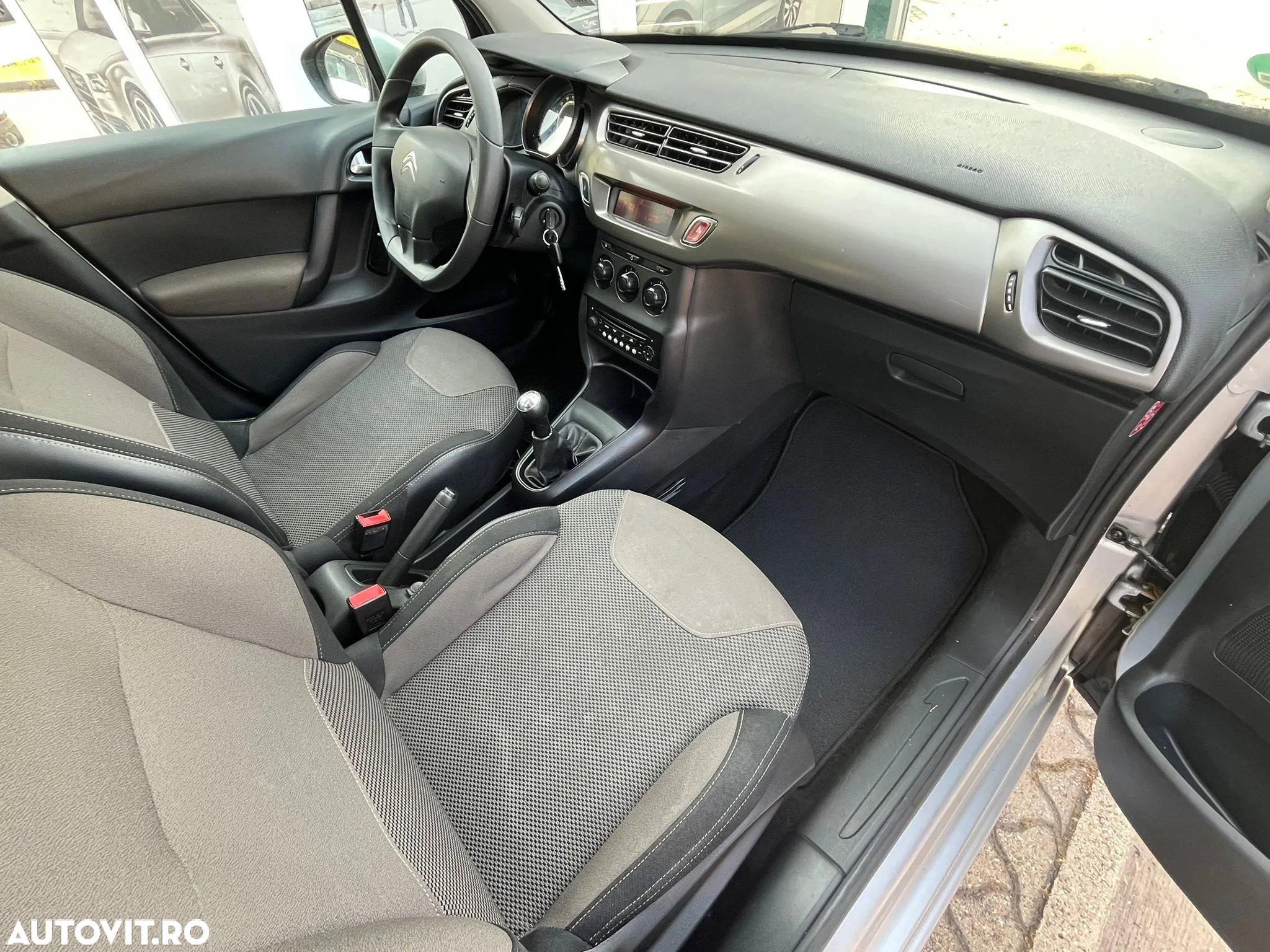 Citroën C3 1.6 HDI Exclusive - 6