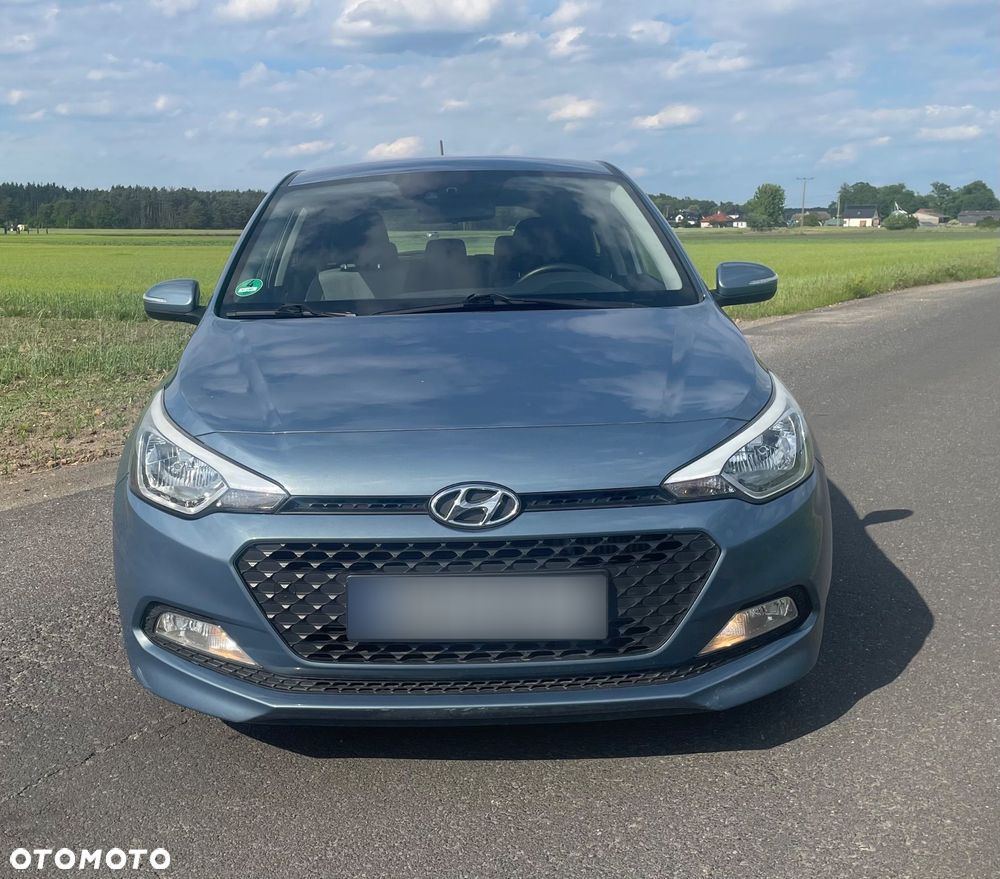 Hyundai i20 1.1 CRDi YES Silver - 1