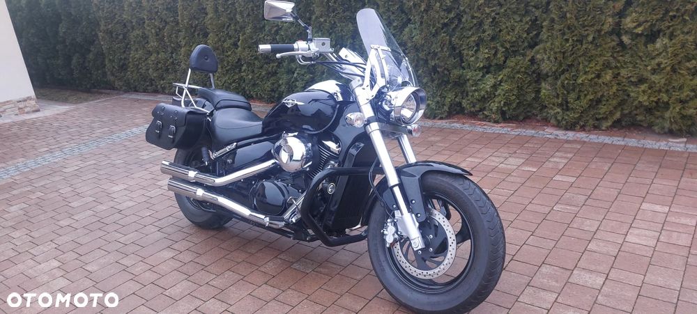Suzuki Intruder - 1