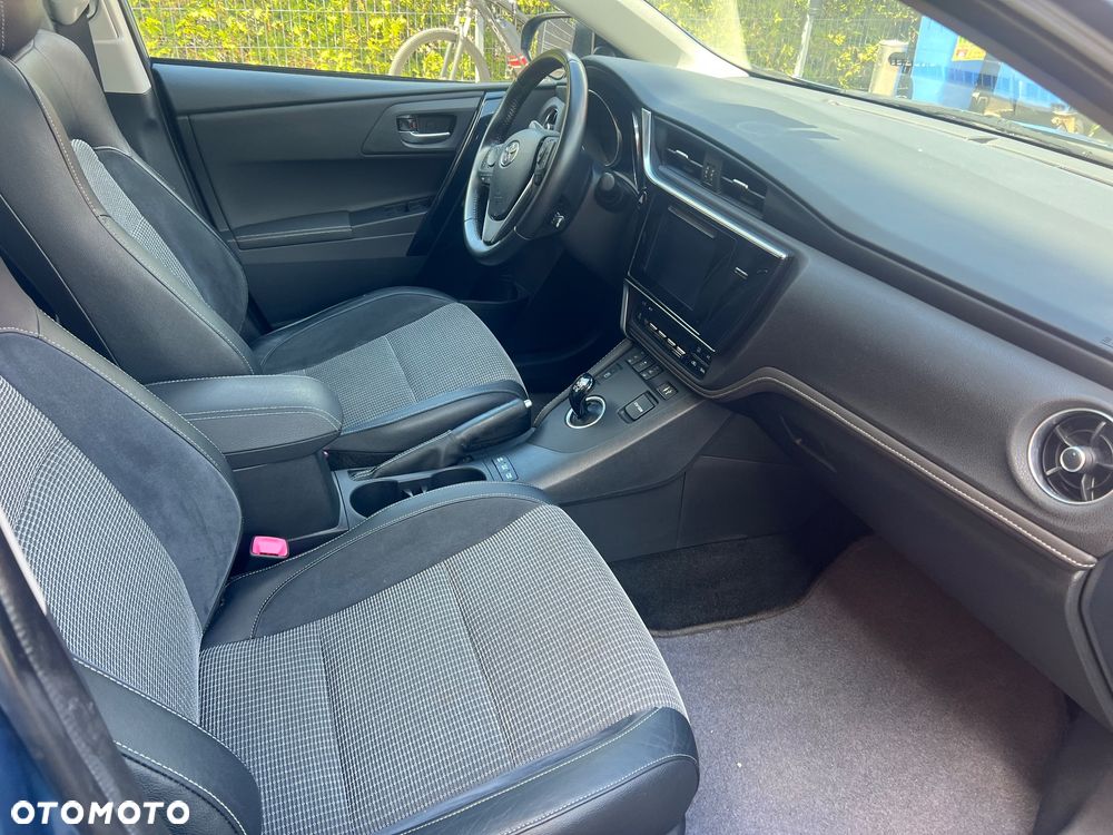 Toyota Auris 1.8 HSD Prestige - 4