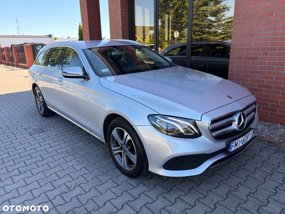 Mercedes-Benz Klasa E 220 d 9G-TRONIC Exclusive - 2