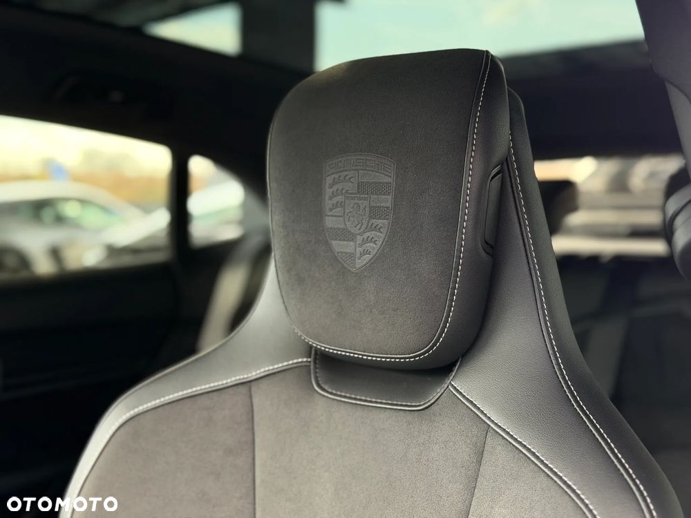 Porsche Taycan 105kWh 4 - 16