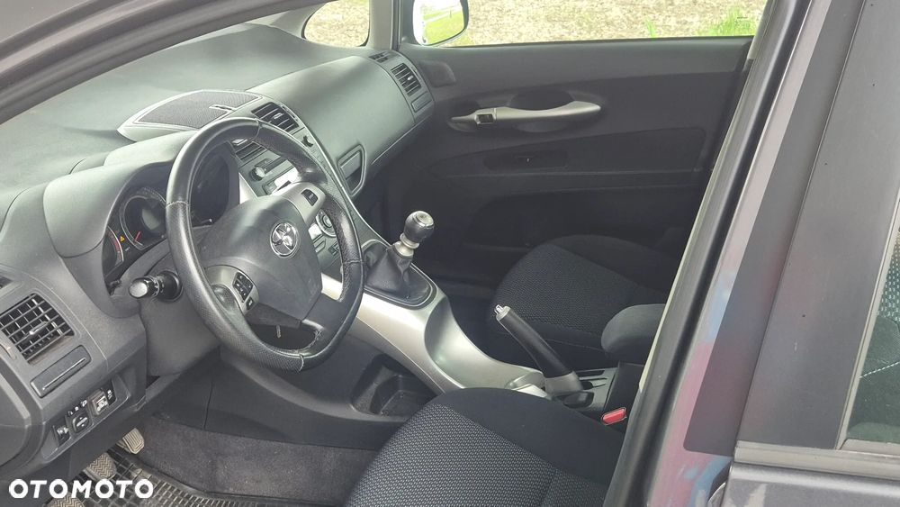 Toyota Auris 1.6 Sol - 17