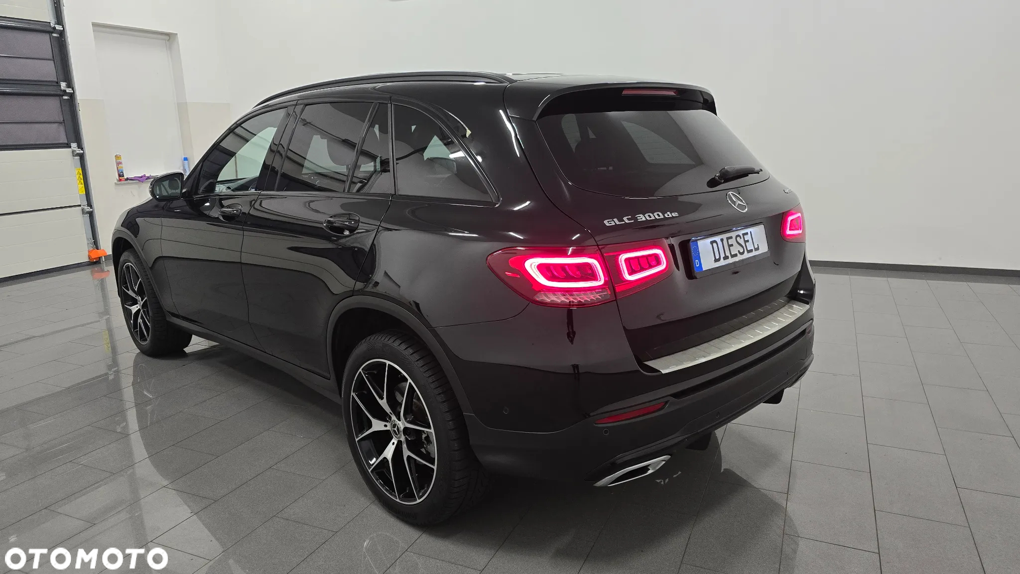 Mercedes-Benz GLC 300 de 4Matic 9G-TRONIC AMG Line - 4