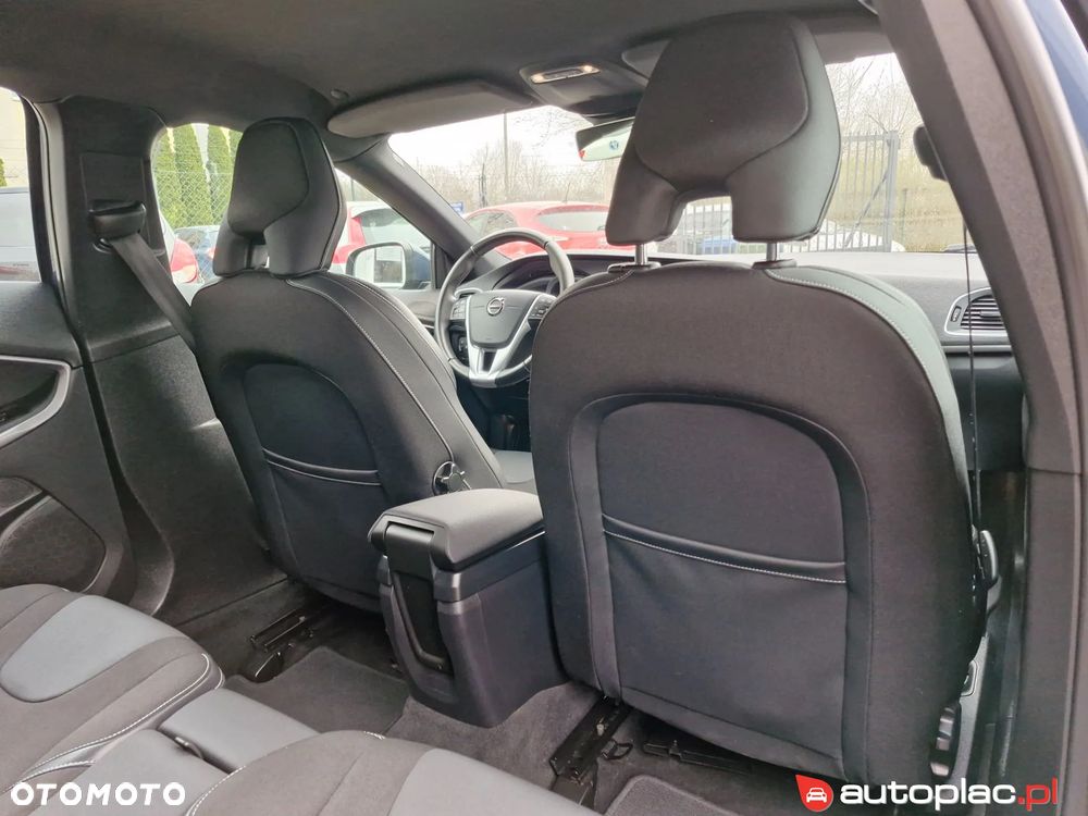 Volvo V40 D2 Momentum - 19